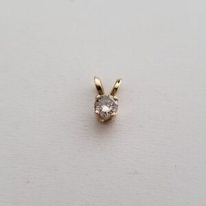 0.10 Carats Diamond Yellow Gold Pendant
